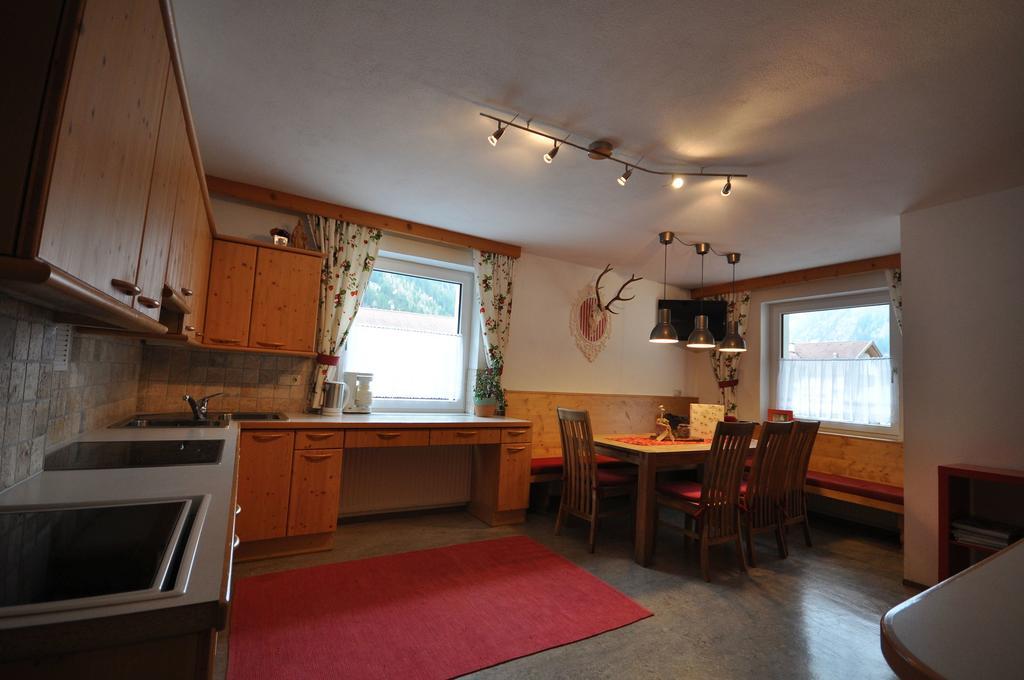 Haus Alpenglueck Apartment Kaunertal Ngoại thất bức ảnh