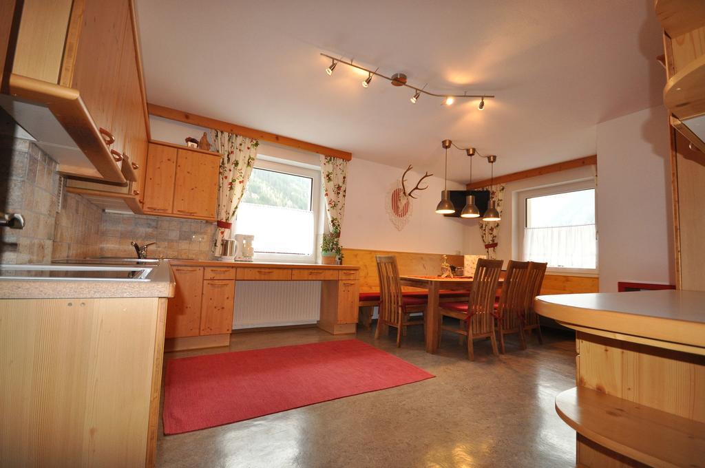 Haus Alpenglueck Apartment Kaunertal Ngoại thất bức ảnh