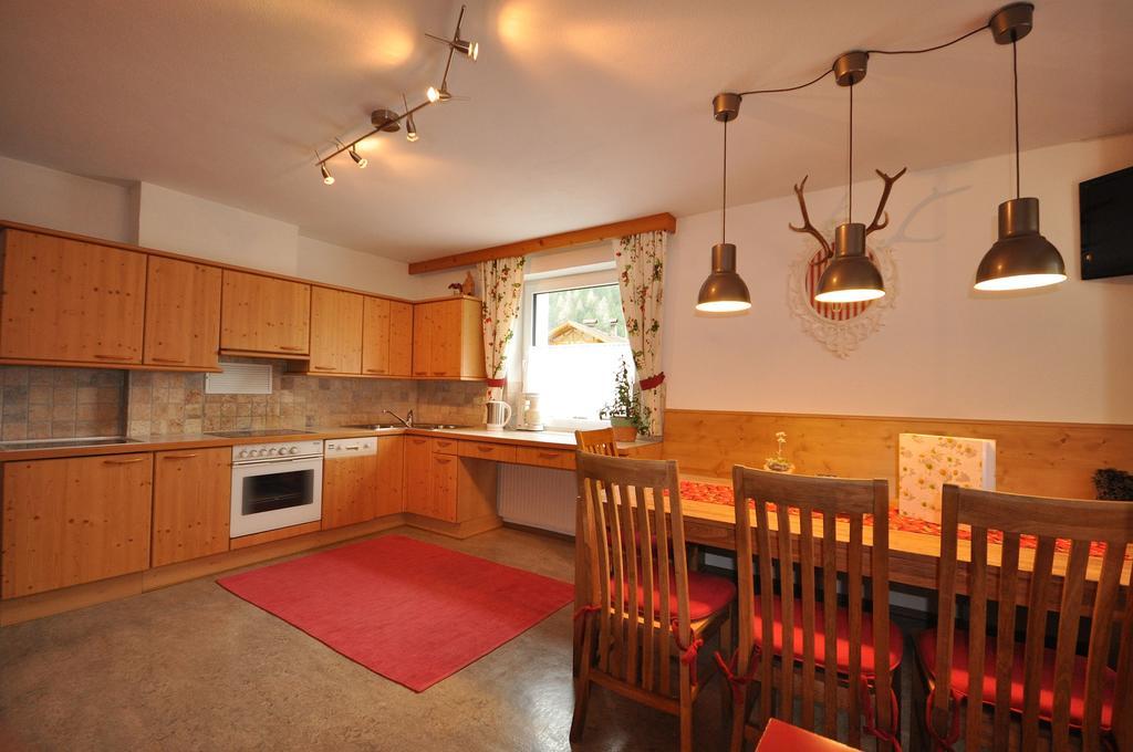 Haus Alpenglueck Apartment Kaunertal Ngoại thất bức ảnh