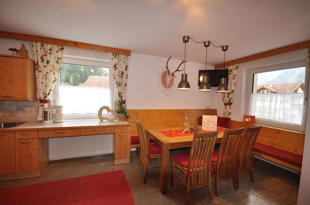 Haus Alpenglueck Apartment Kaunertal Ngoại thất bức ảnh
