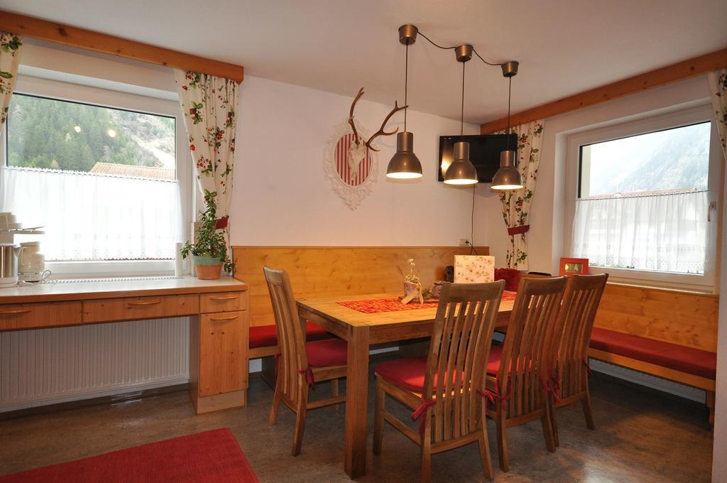 Haus Alpenglueck Apartment Kaunertal Ngoại thất bức ảnh